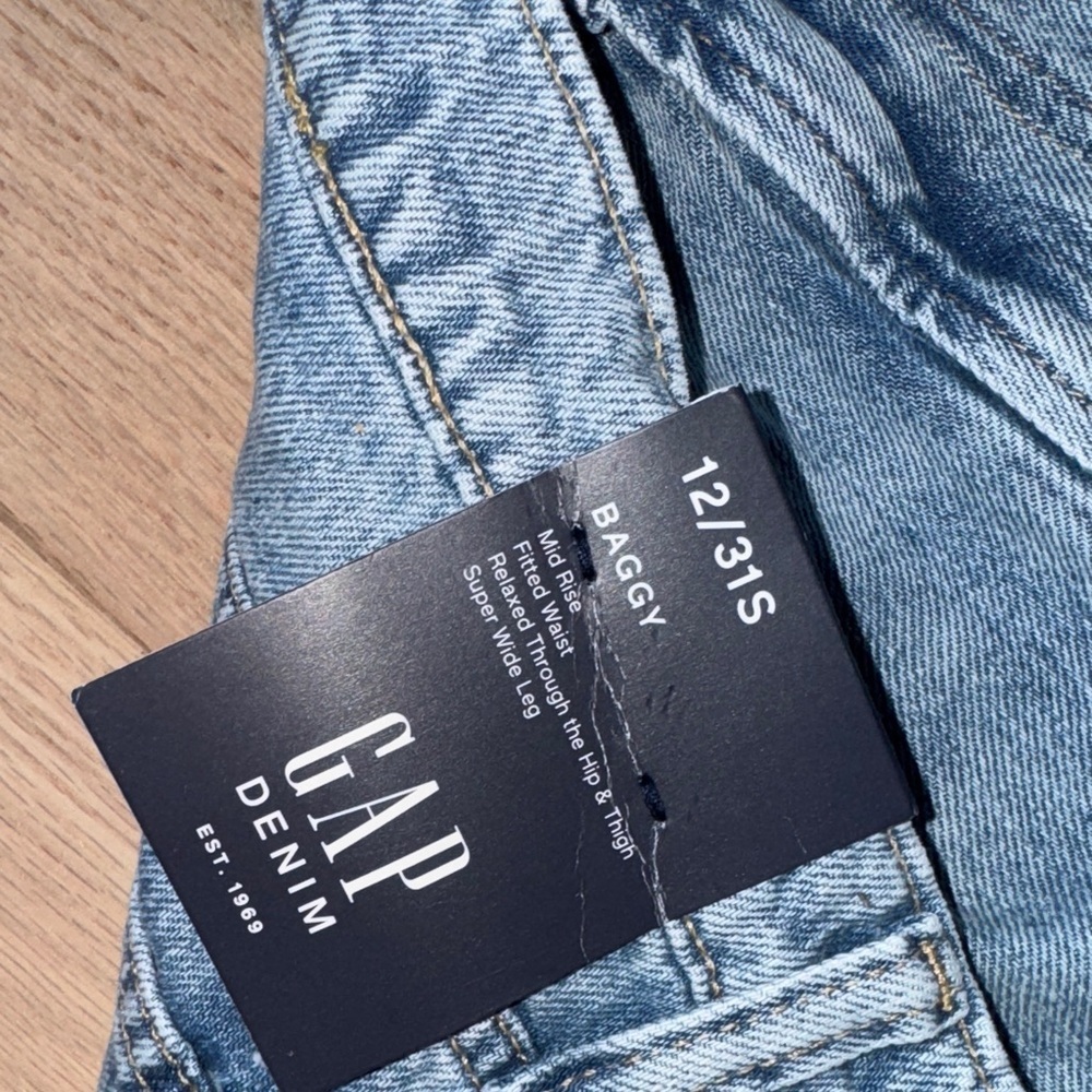 GAP Women's Light Blue Flare Jeans - Picture 5 of 16